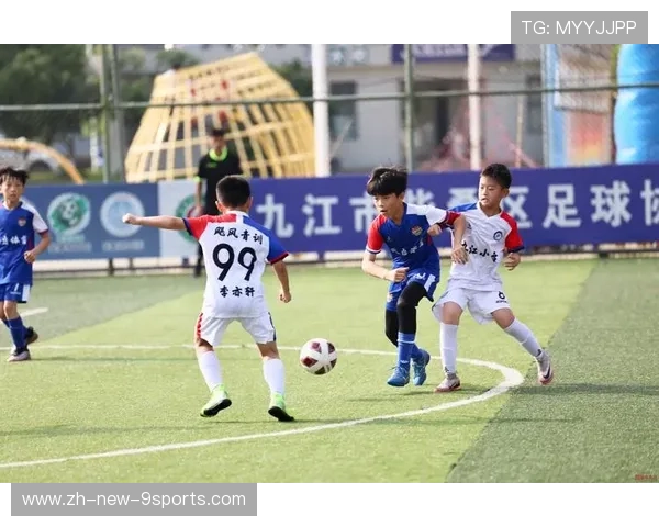 “青少年足球文化交流深入基层，丰富多彩的体育盛事”，开展青少年足球训练的意义